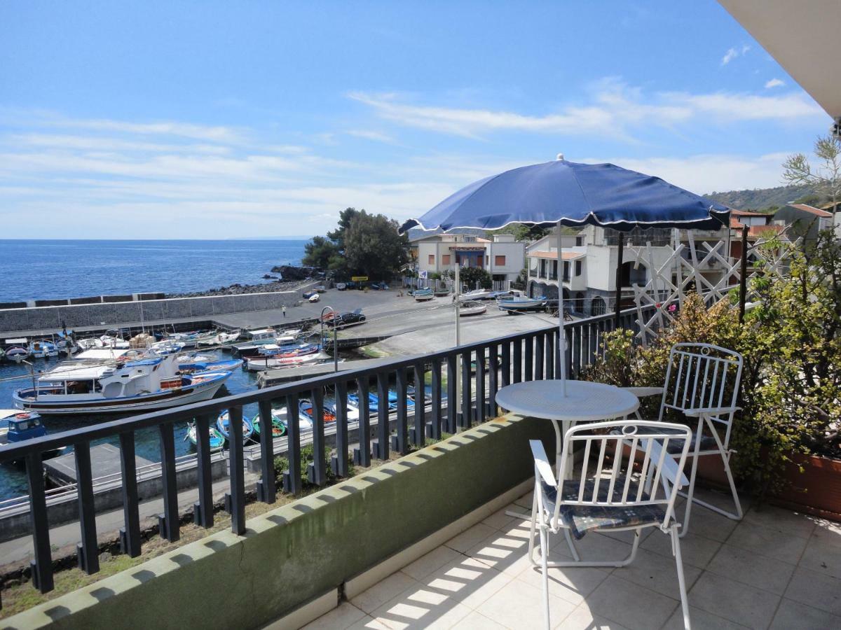 Appartamento Sul Mare Ачиреале Екстер'єр фото