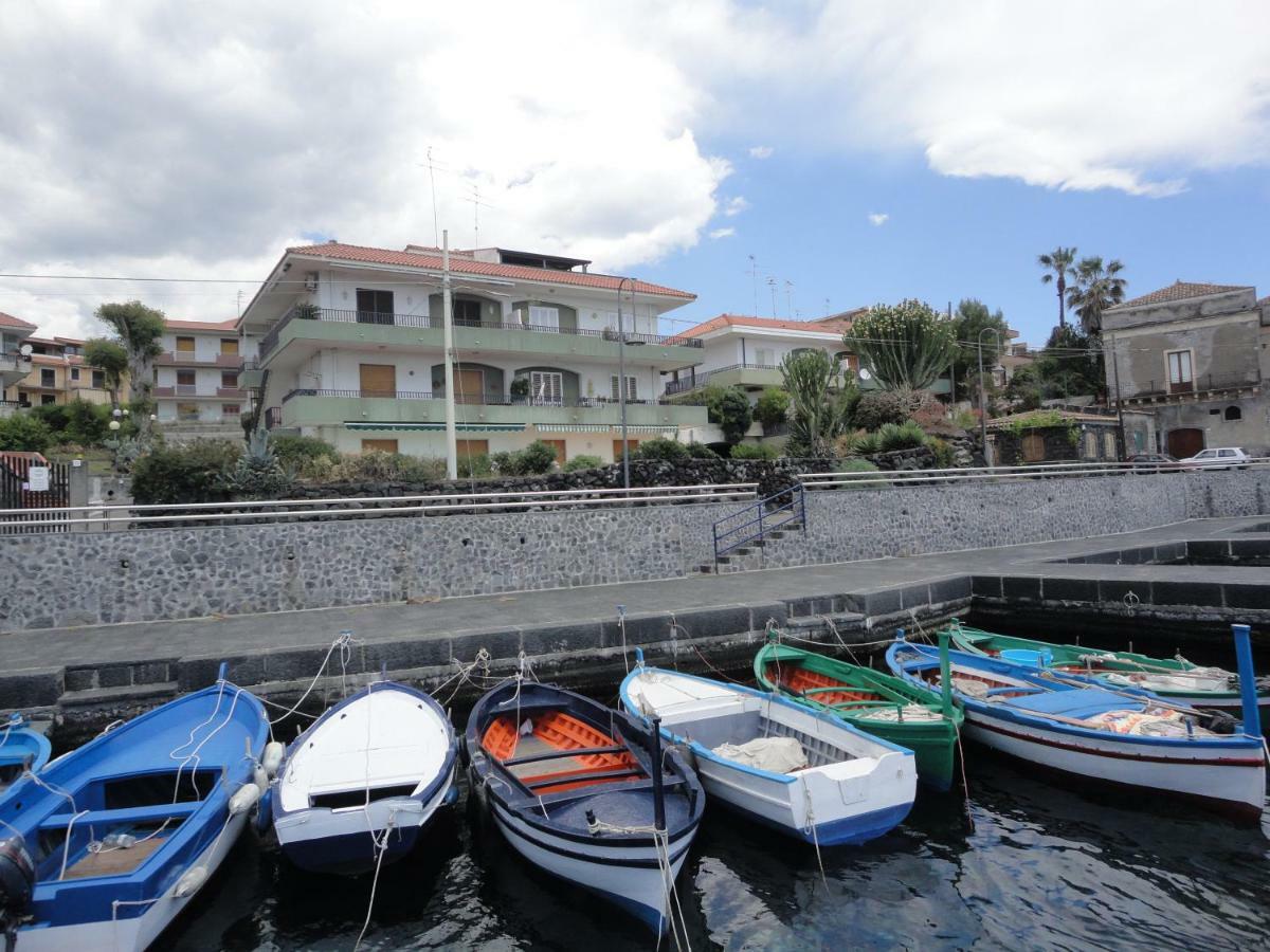 Appartamento Sul Mare Ачиреале Екстер'єр фото